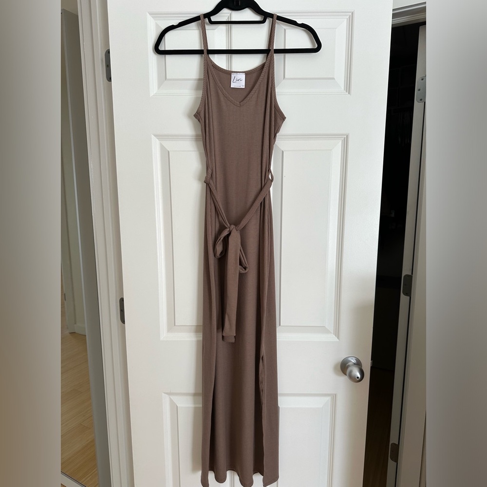 Livi by Olivia Rae brown maxi dress